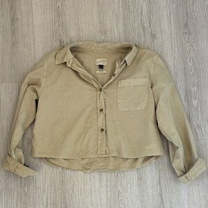 Universal Thread Beige Cropped Fit Shirt